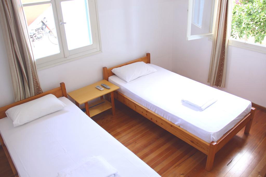 Αlexandros Apartment Votsi  Екстериор снимка